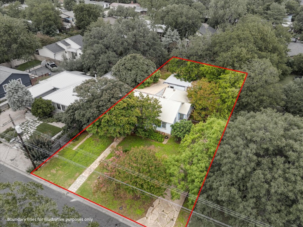 1206 Ruth Avenue Austin, TX 78757 - Photo 18 of 21 a view of a backyard
