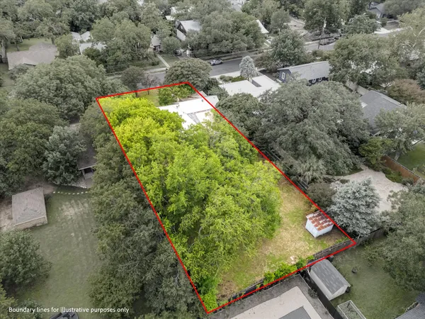 a view of backyard with green space