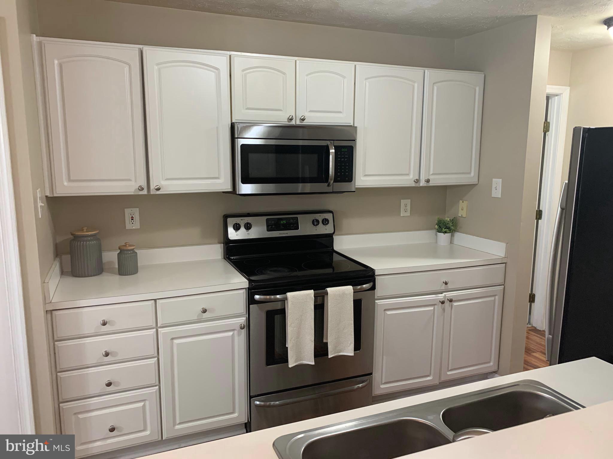 7907 Valley Manor Road, Unit 103 Owings Mills, MD 21117 - Photo 11 of 32 Kitchen