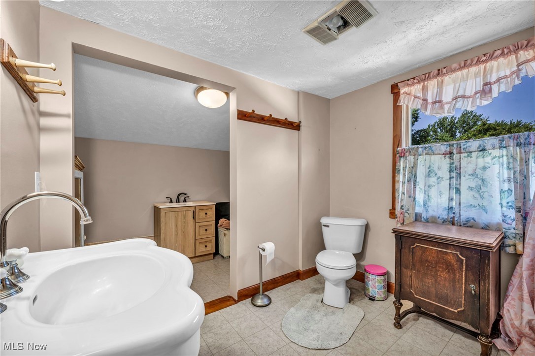 2424 Dock Road Madison, OH 44057 - Photo 23 of 50