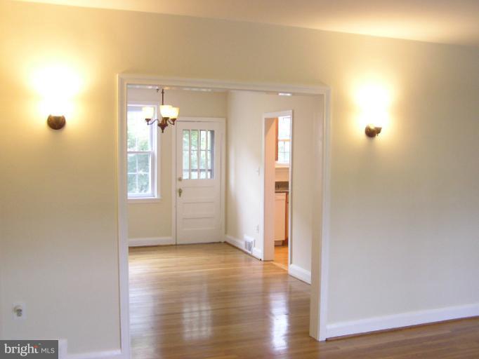 3009 Beverly Road Baltimore, MD 21214 - Photo 5 of 29 Dining Room flows from the Living Room