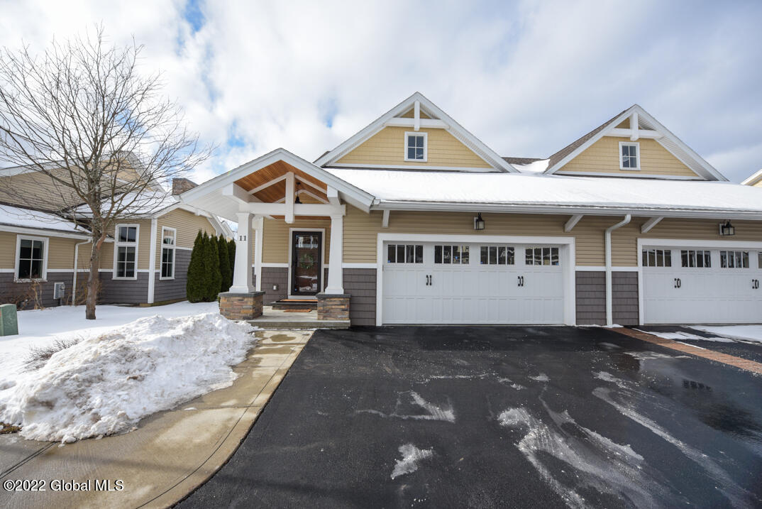 11 Abbey Road Bethlehem, NY 12054 - Photo 2 of 29 PFR_1027