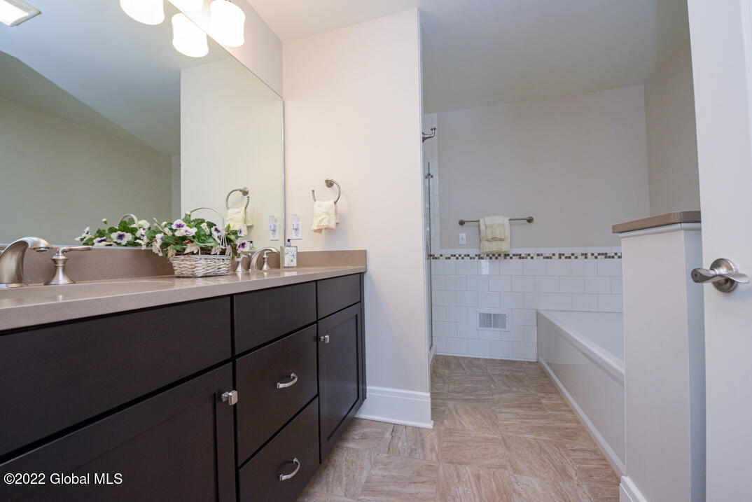 11 Abbey Road Bethlehem, NY 12054 - Photo 23 of 29 PFR_1164
