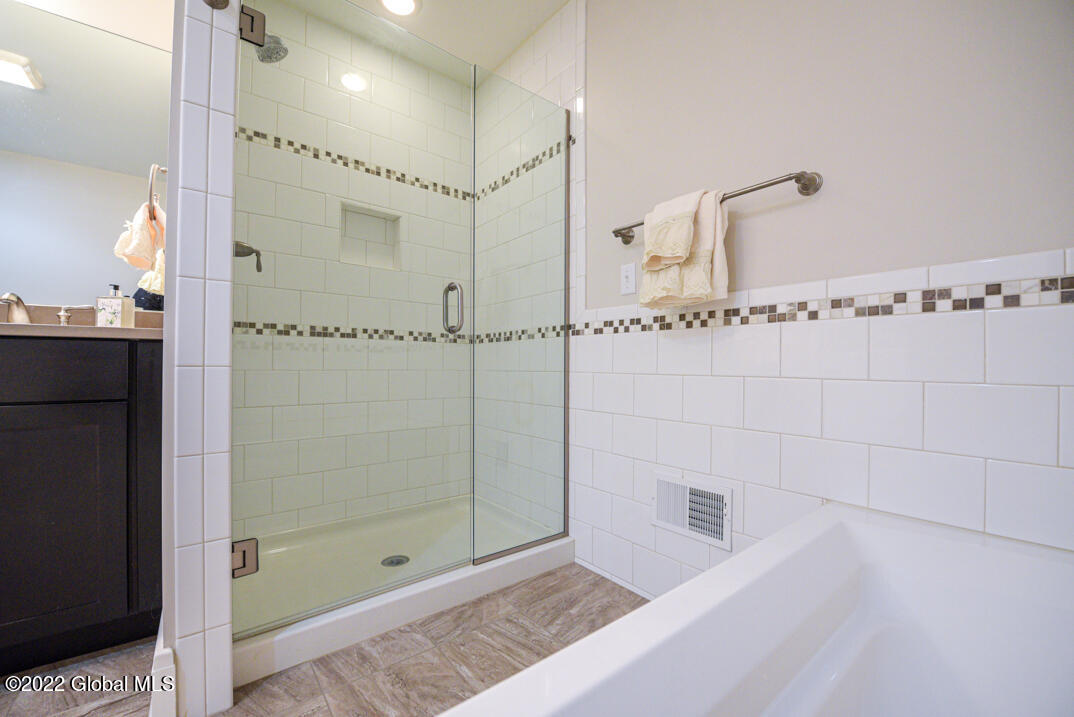 11 Abbey Road Bethlehem, NY 12054 - Photo 25 of 29 PFR_1177