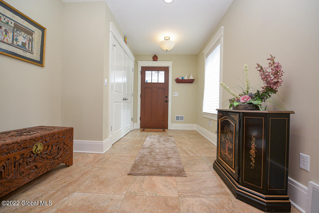 11 Abbey Road Bethlehem, NY 12054 - Photo 3 of 29 PFR_1037
