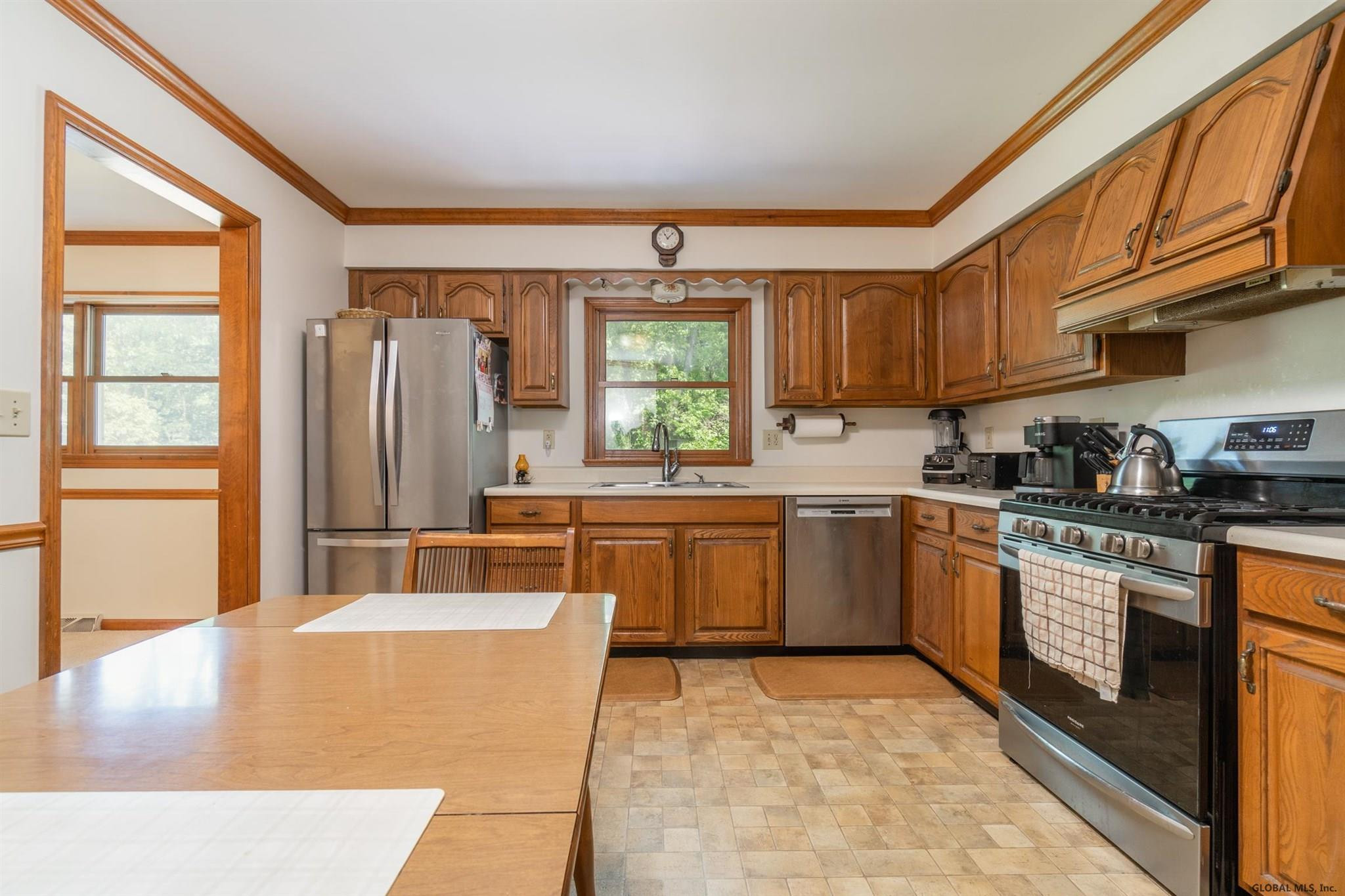 849 Warner Road Niskayuna, NY 12309 - Photo 11 of 33 Photo 11