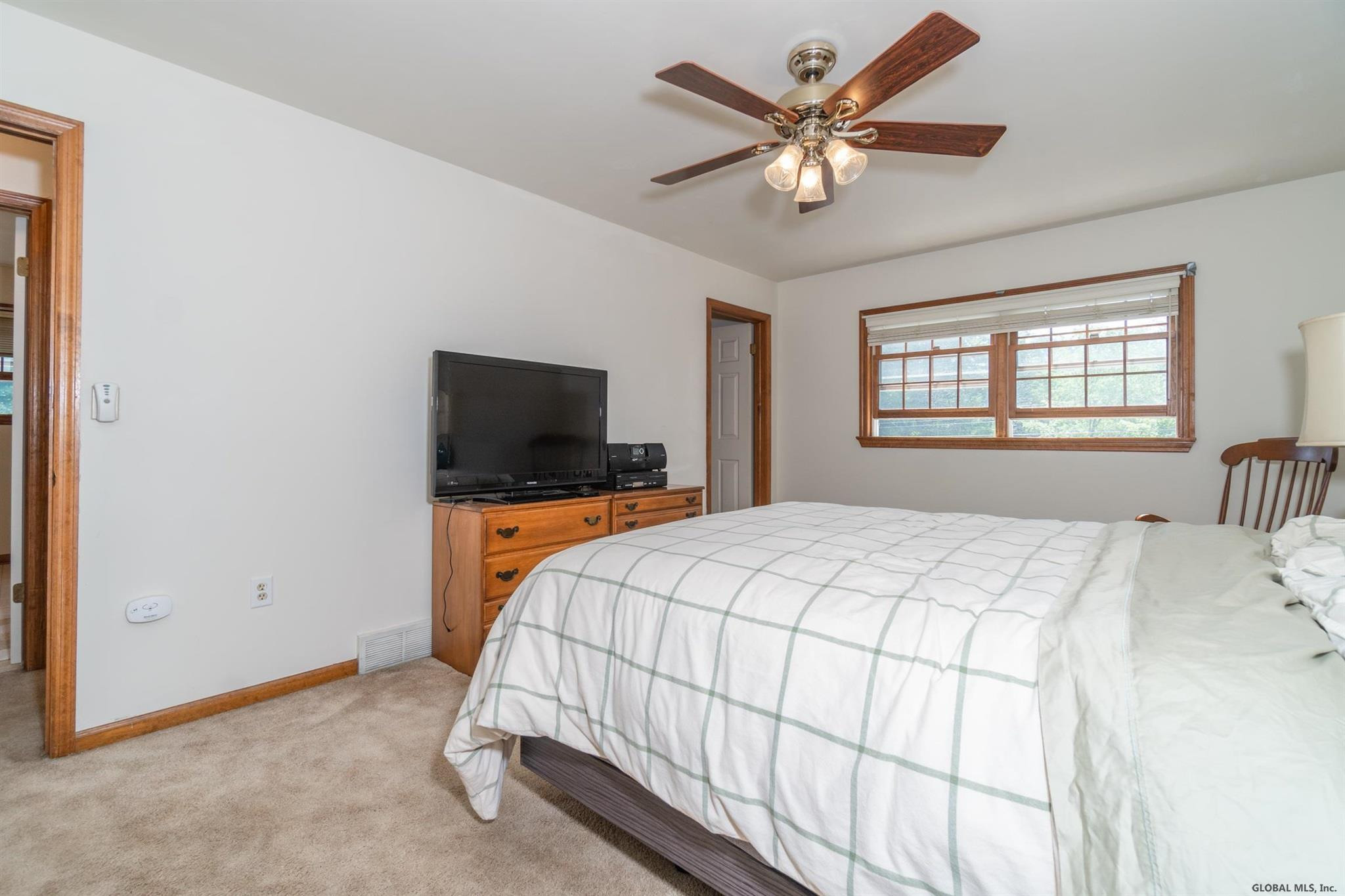 849 Warner Road Niskayuna, NY 12309 - Photo 18 of 33 Photo 18