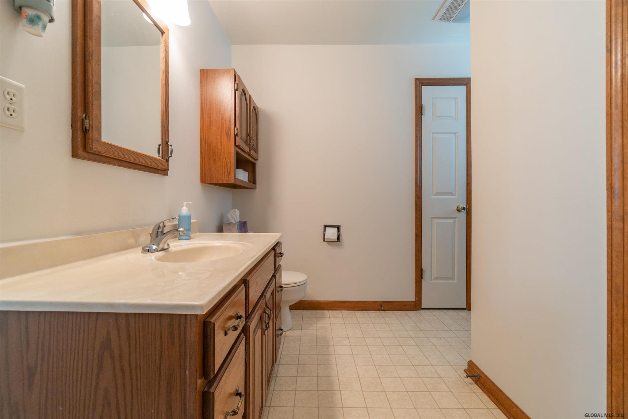 849 Warner Road Niskayuna, NY 12309 - Photo 22 of 33 Photo 22
