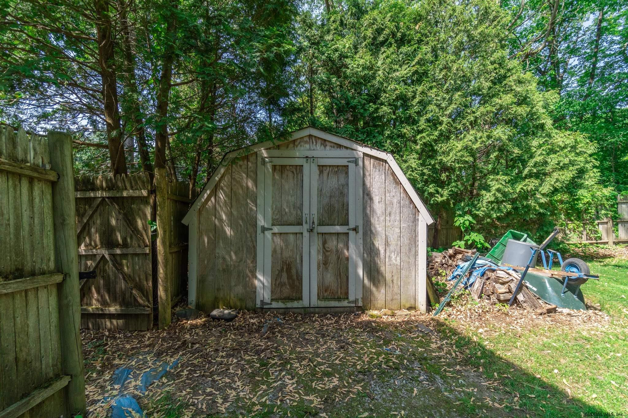 849 Warner Road Niskayuna, NY 12309 - Photo 31 of 33 Photo 31