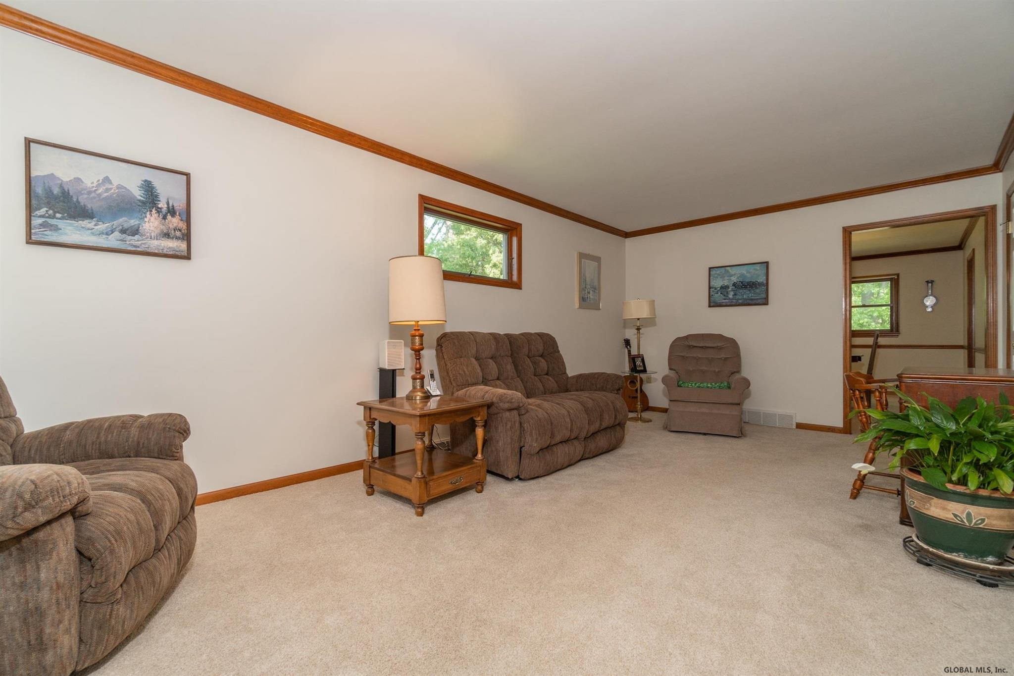 849 Warner Road Niskayuna, NY 12309 - Photo 6 of 33 Photo 6