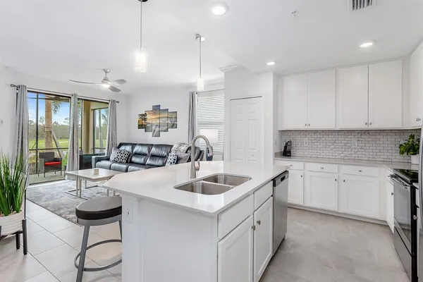$3,000 | 18028 Gawthrop Drive, Unit 108, Bradenton, FL 34211