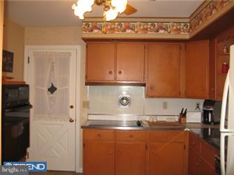 1130 Whitner Road Reading, PA 19605 - Photo 4 of 9