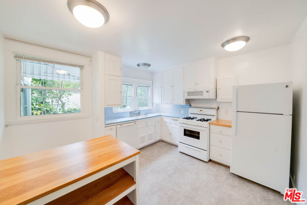 729 9th Street, Unit FRONTHOUSE Santa Monica, CA 90402 - Photo 5 of 12