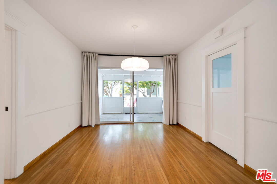 729 9th Street, Unit FRONTHOUSE Santa Monica, CA 90402 - Photo 6 of 12