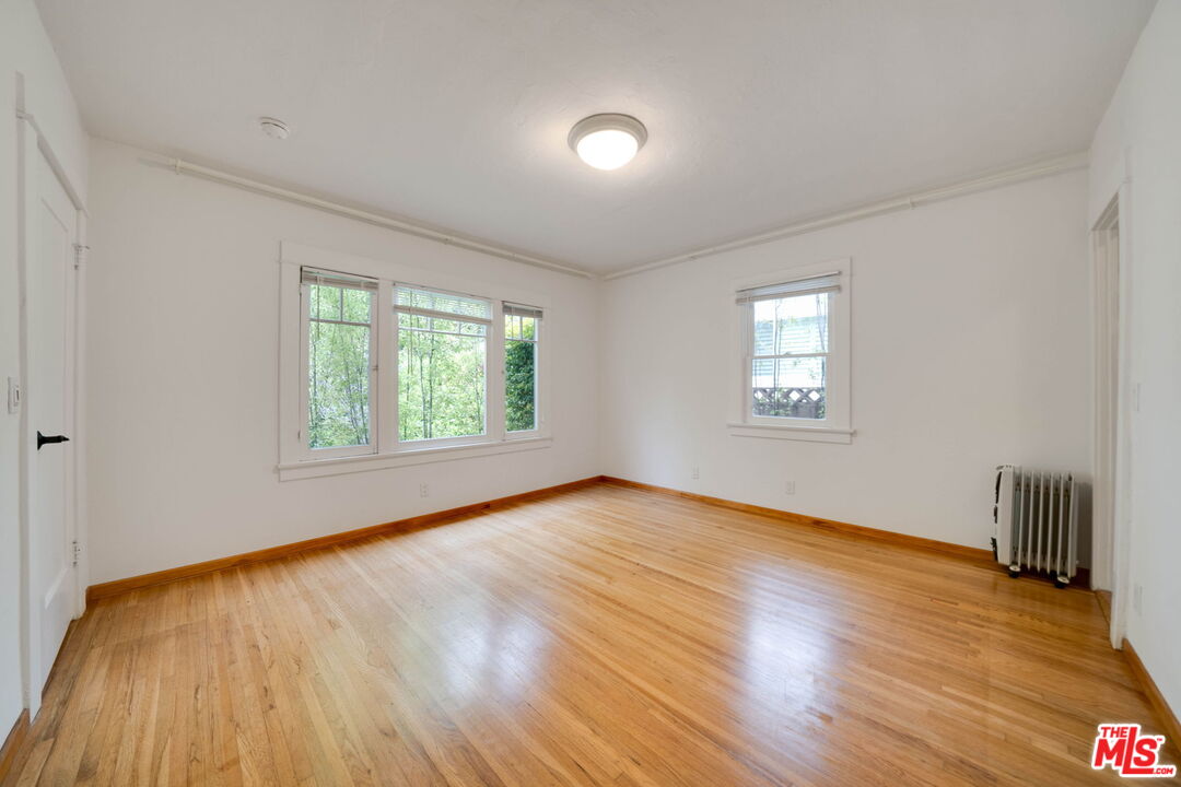 729 9th Street, Unit FRONTHOUSE Santa Monica, CA 90402 - Photo 8 of 12