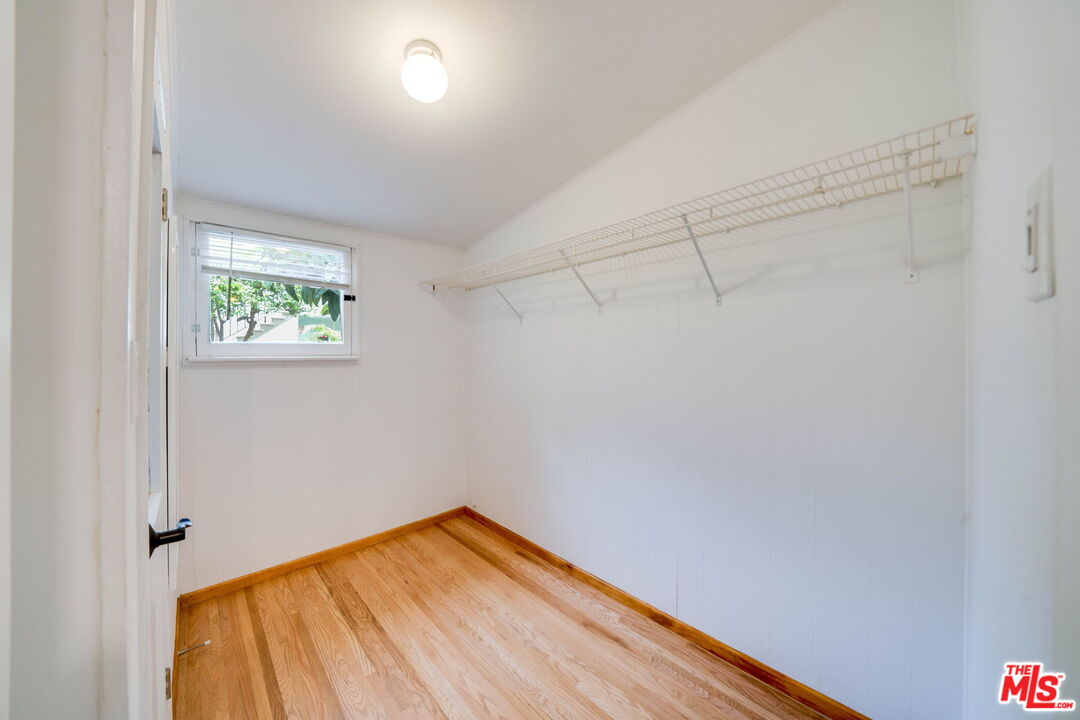 729 9th Street, Unit FRONTHOUSE Santa Monica, CA 90402 - Photo 9 of 12