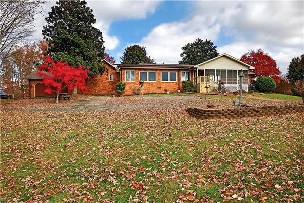 $598,000 | 950 Dodson Mill Road, Pilot Mountain, NC 27041