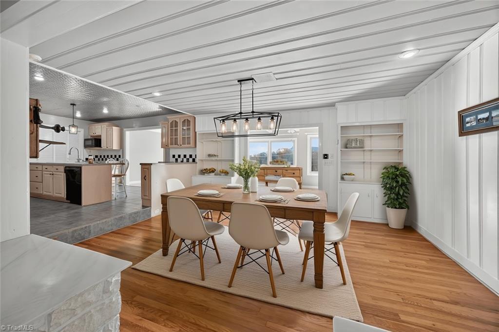 950 Dodson Mill Road Pilot Mountain, NC 27041 - Photo 6 of 39 This Photo has been Virtually staged.