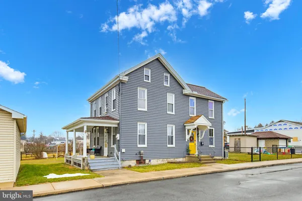 $320,000 | 114 North Market Avenue, Mount Joy, PA 17552
