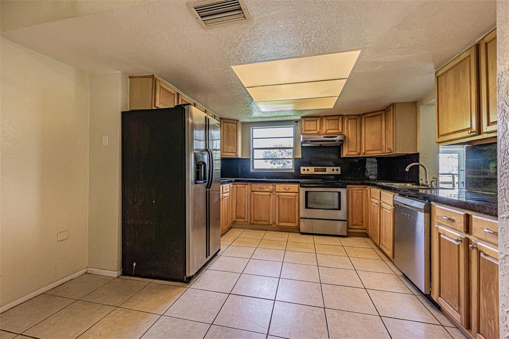 4149 Floramar Terrace New Port Richey, FL 34652 - Photo 7 of 32