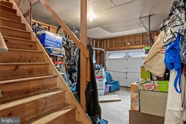 a view of a yard with a small yard