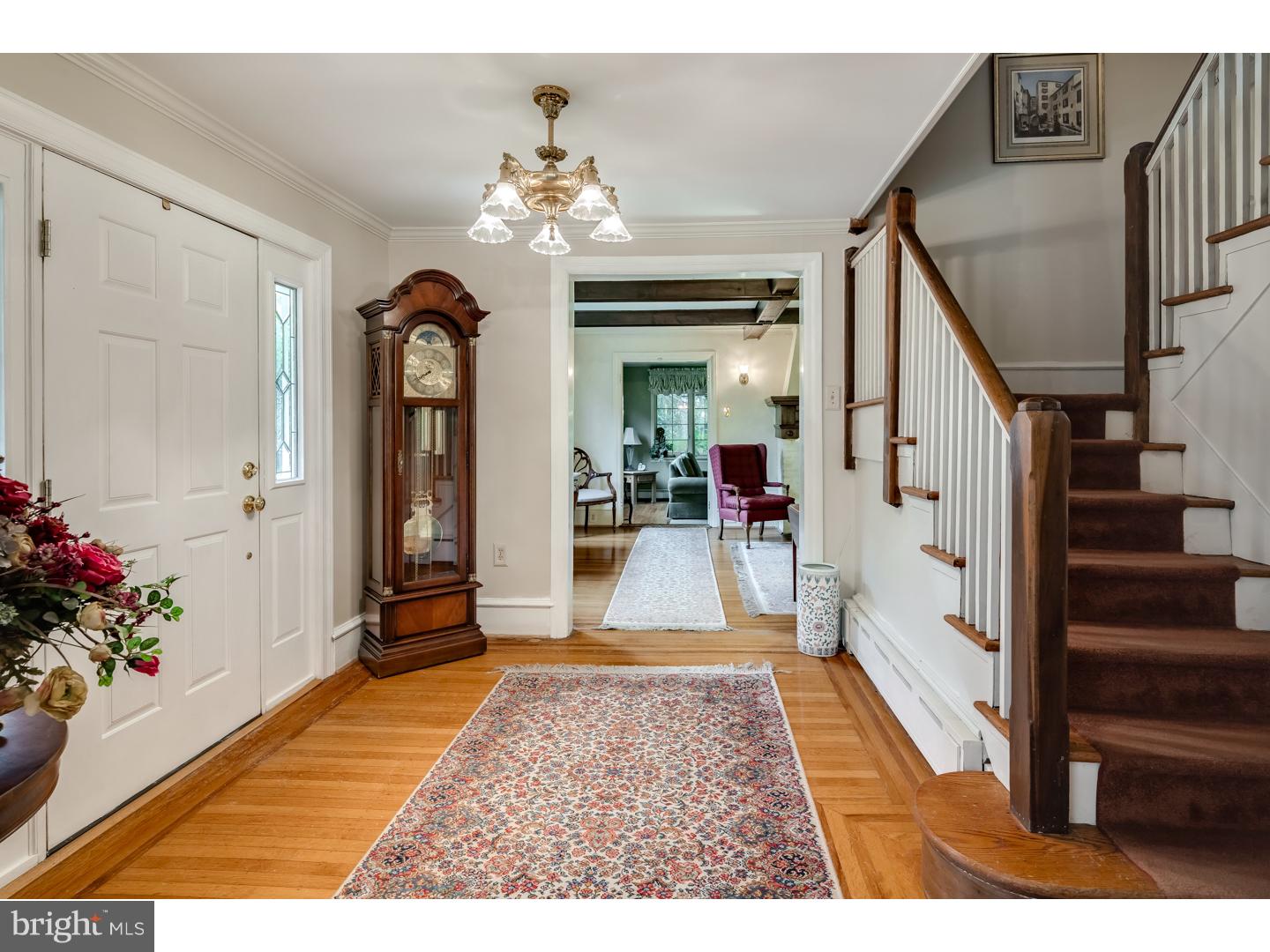612 Warwick Road Barrington, NJ 08033 - Photo 2 of 25 Foyer