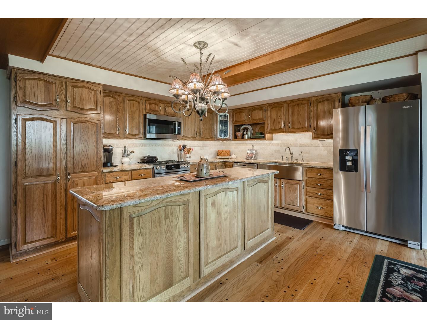 612 Warwick Road Barrington, NJ 08033 - Photo 5 of 25 Kitchen