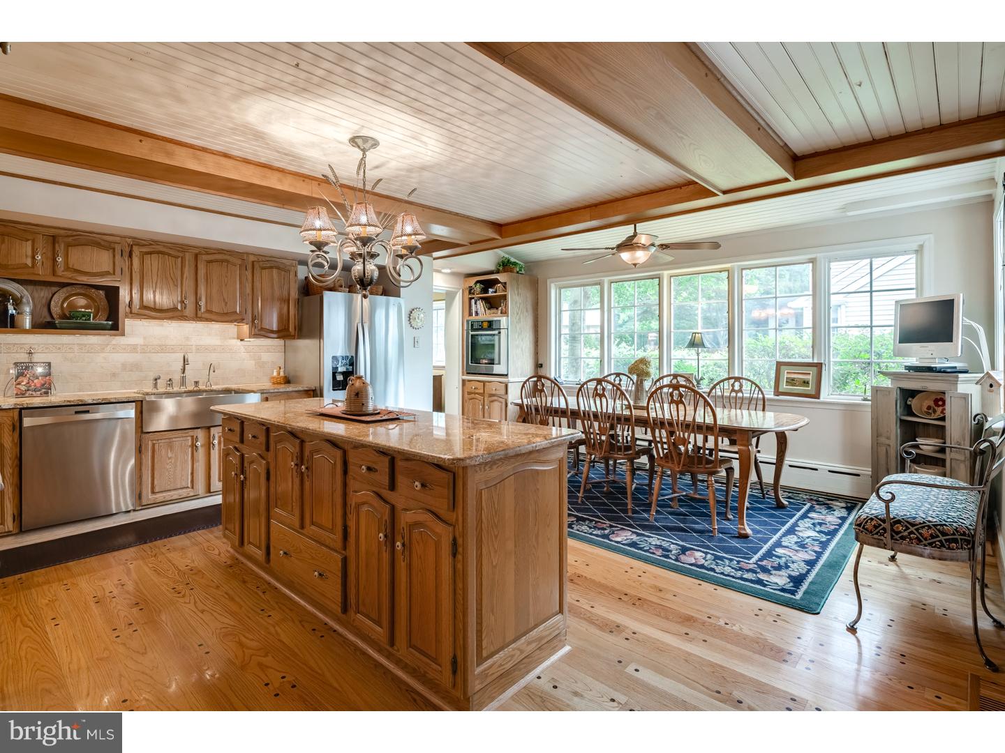 612 Warwick Road Barrington, NJ 08033 - Photo 6 of 25 Kitchen