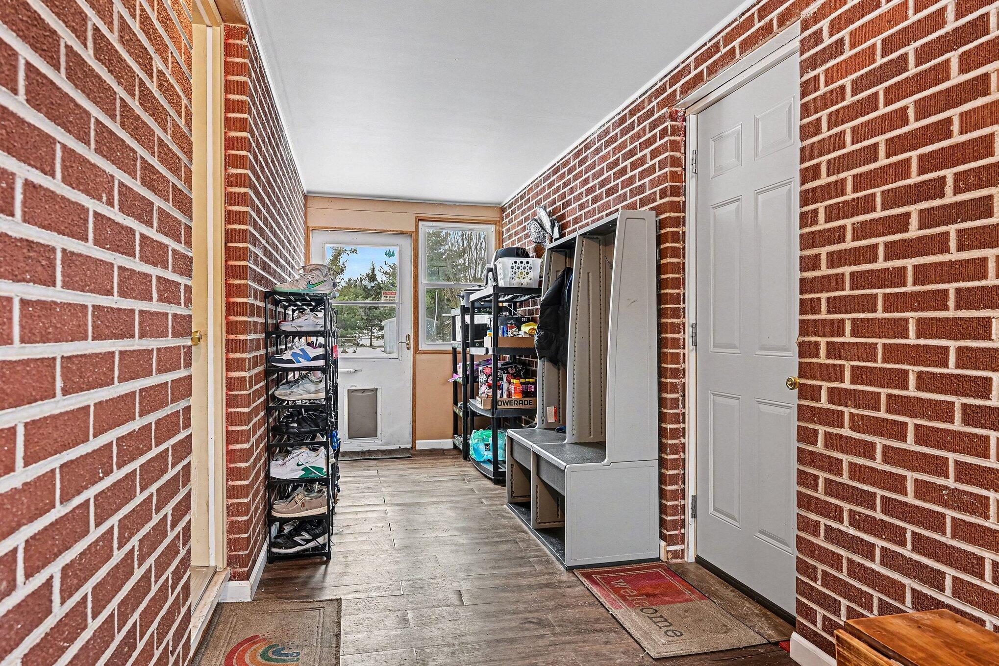 2910 Parchmount Avenue Kalamazoo, MI 49004 - Photo 16 of 28 004_file_6200