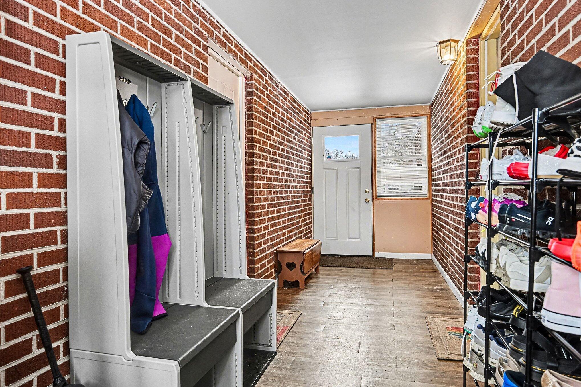 2910 Parchmount Avenue Kalamazoo, MI 49004 - Photo 17 of 28 005_file_3520