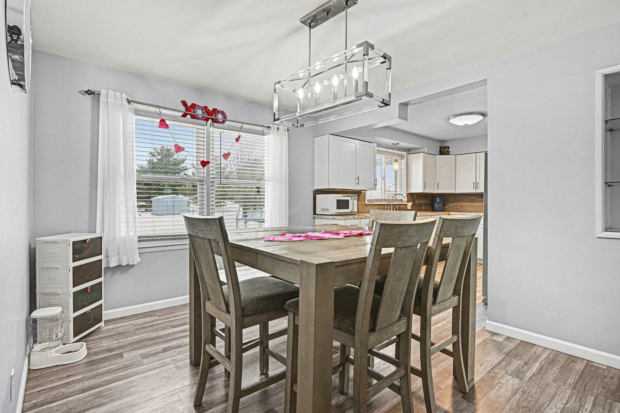 2910 Parchmount Avenue Kalamazoo, MI 49004 - Photo 8 of 28 010_file_3622