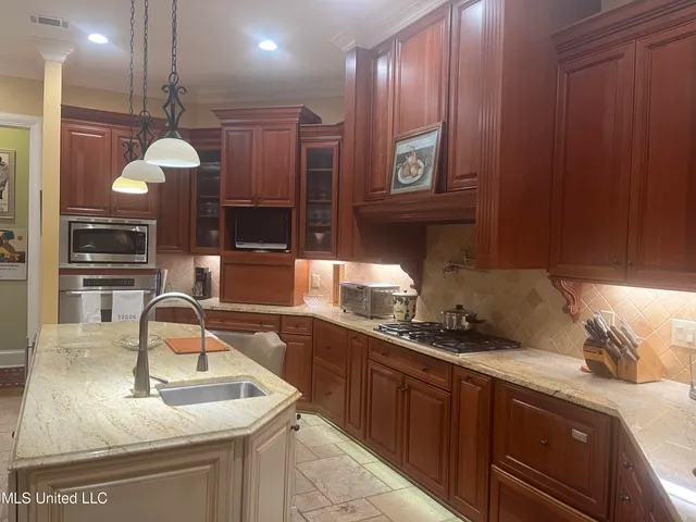 $475,000 | 5933 Fontaine Park Drive, Jackson, MS 39206