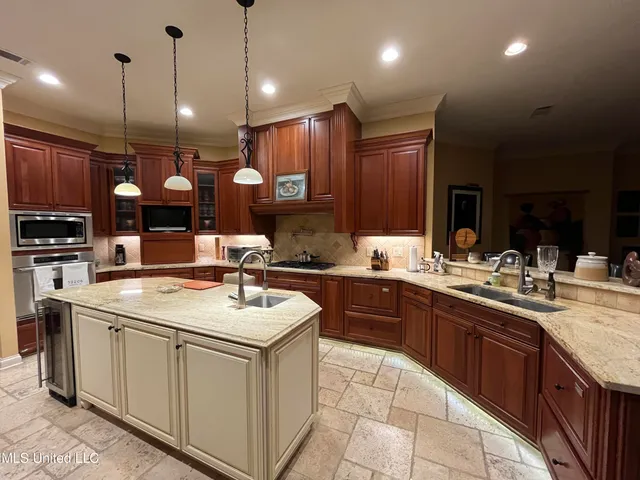 $475,000 | 5933 Fontaine Park Drive, Jackson, MS 39206