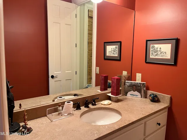 $475,000 | 5933 Fontaine Park Drive, Jackson, MS 39206