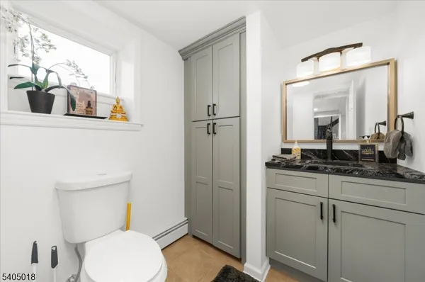 $589,000 | 128 East Main Street, Lebanon, NJ 08833