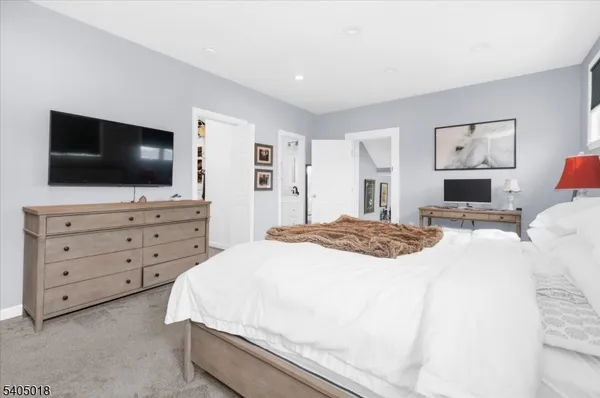 $589,000 | 128 East Main Street, Lebanon, NJ 08833