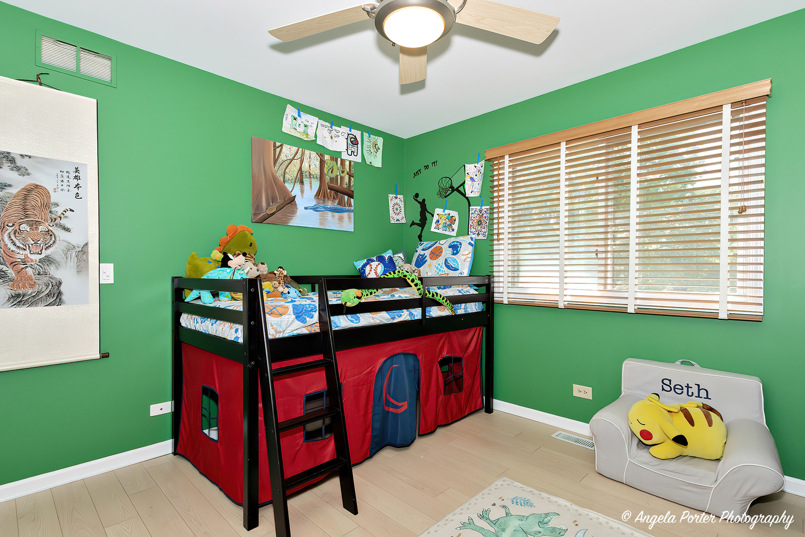 600 Raintree Road Buffalo Grove, IL 60089 - Photo 31 of 46 a bedroom with furniture and a window