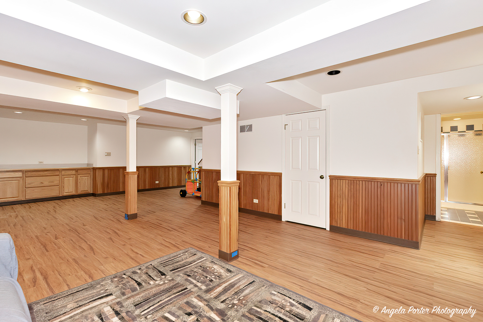 600 Raintree Road Buffalo Grove, IL 60089 - Photo 37 of 46 a living room with furniture and a wooden floor