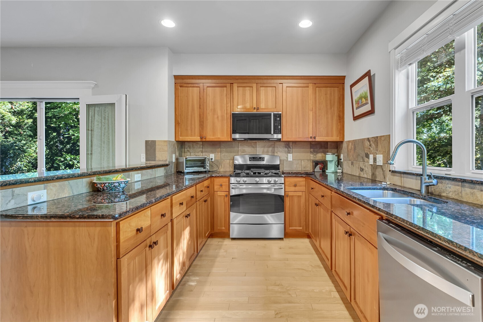 35316 Southeast Ridge Street, Unit B Snoqualmie, WA 98065 - Photo 10 of 33 Gallery Image 10