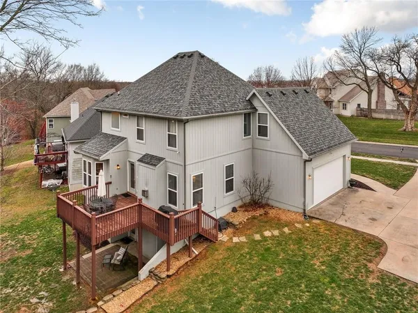 $399,000 | 203 Fairway Drive, Warrensburg, MO 64093