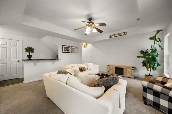 $399,000 | 203 Fairway Drive, Warrensburg, MO 64093