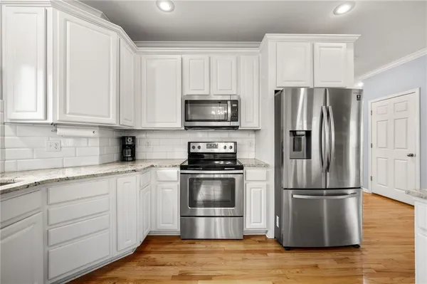 $399,000 | 203 Fairway Drive, Warrensburg, MO 64093