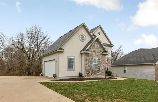 $399,000 | 203 Fairway Drive, Warrensburg, MO 64093