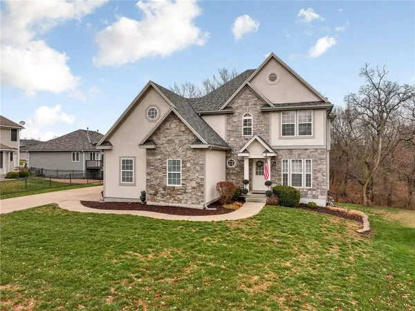 $399,000 | 203 Fairway Drive, Warrensburg, MO 64093