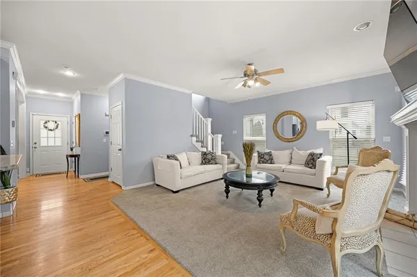 $399,000 | 203 Fairway Drive, Warrensburg, MO 64093