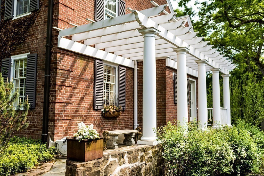 22 Edmunds Road Wellesley, MA 02481 - Photo 25 of 28 Gallery Image 25