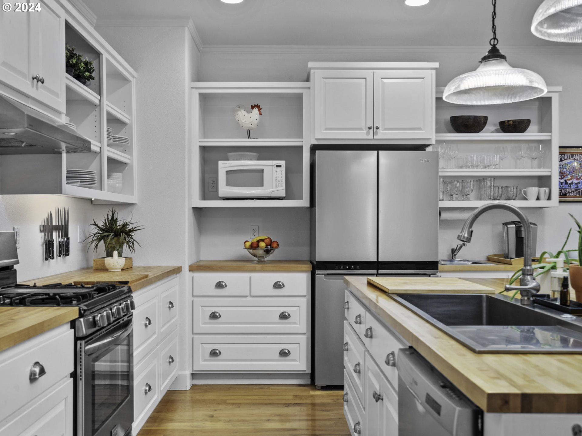 1638 Centennial Drive Silverton, OR 97381 - Photo 8 of 48