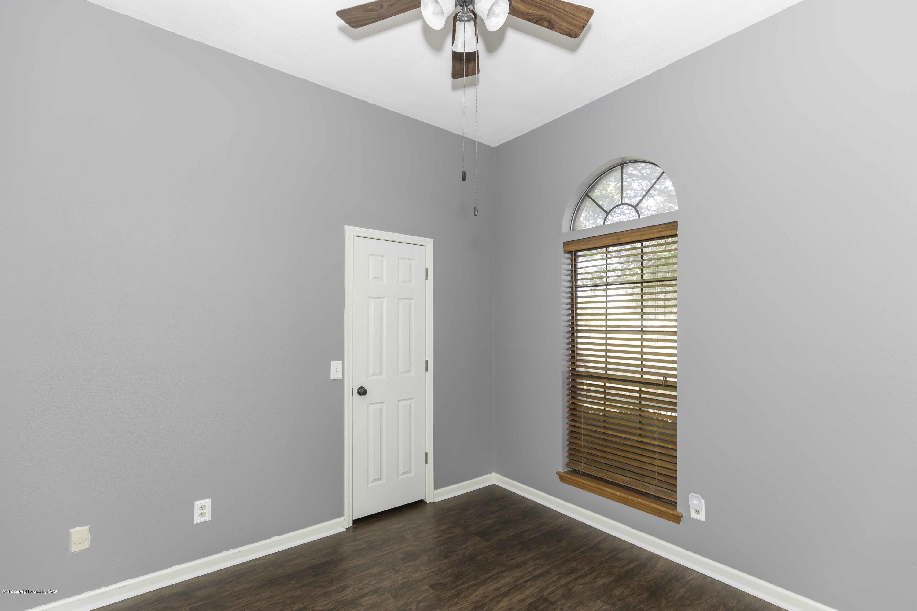 8009 Arbor Street Amarillo, TX 79110 - Photo 22 of 31 BEDROOM 3 VIEW 1