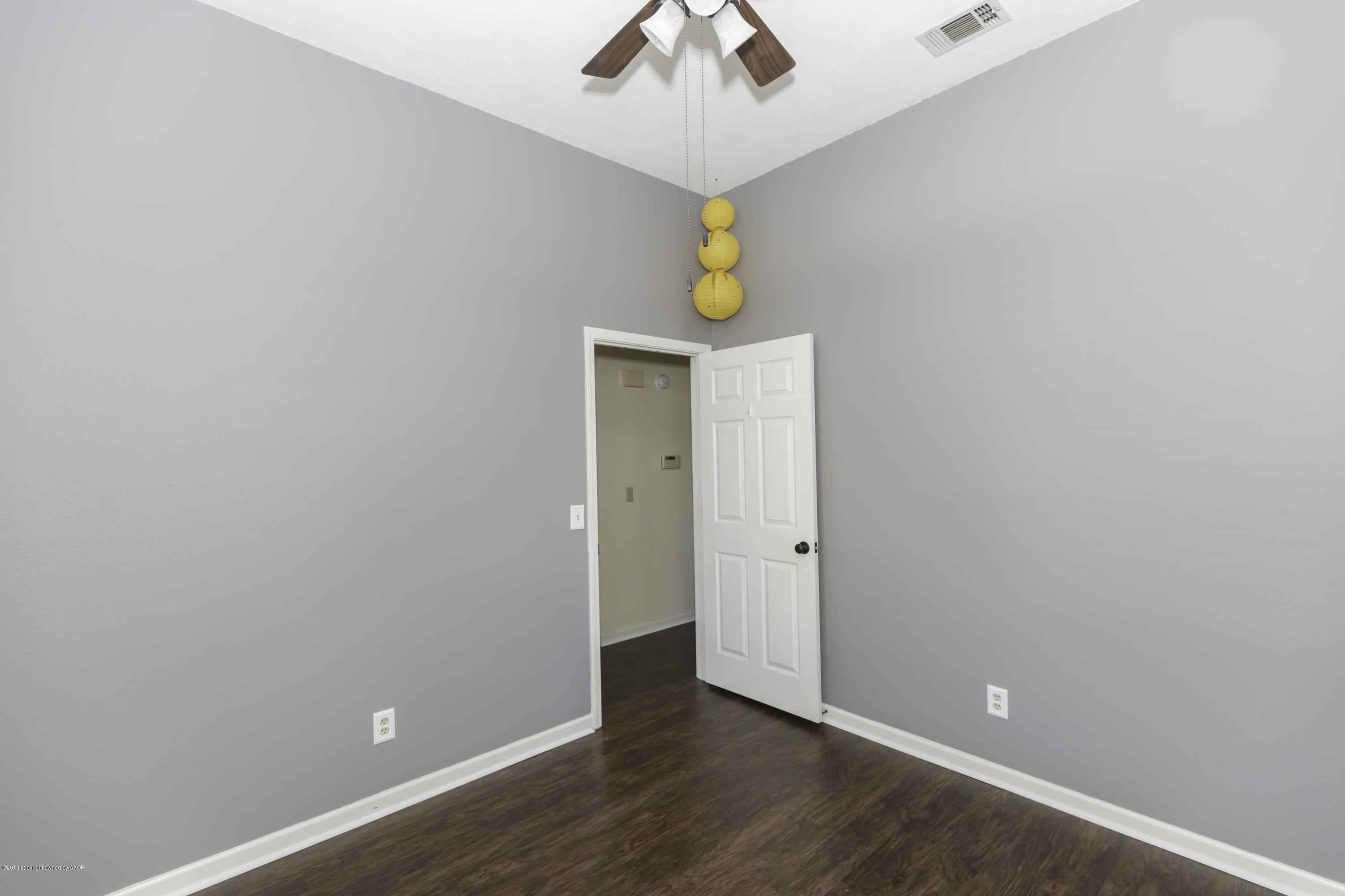 8009 Arbor Street Amarillo, TX 79110 - Photo 24 of 31 BEDROOM 3 VIEW 3