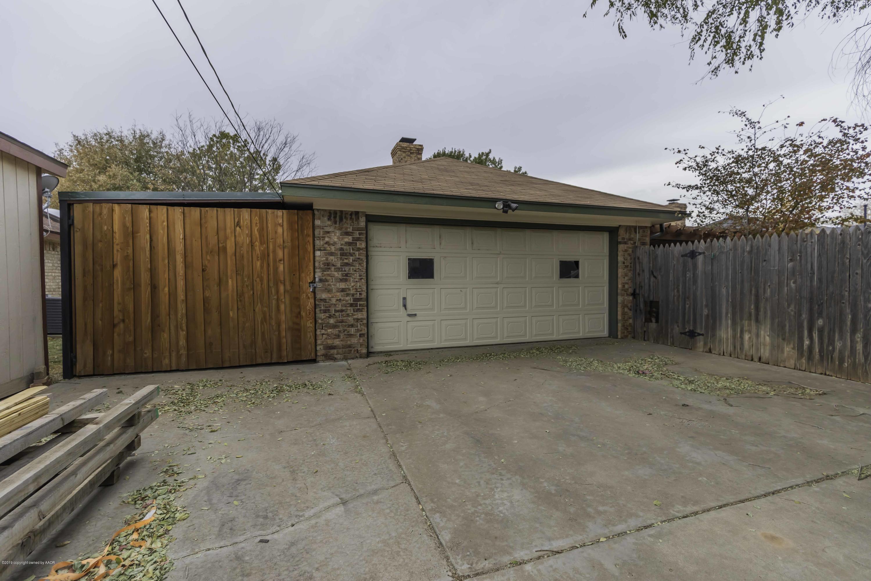 8009 Arbor Street Amarillo, TX 79110 - Photo 28 of 31 GARAGE